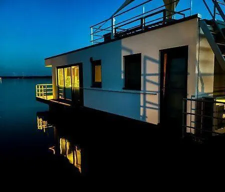 Floatinghouse Kontiki - Lp8 * וטשאו